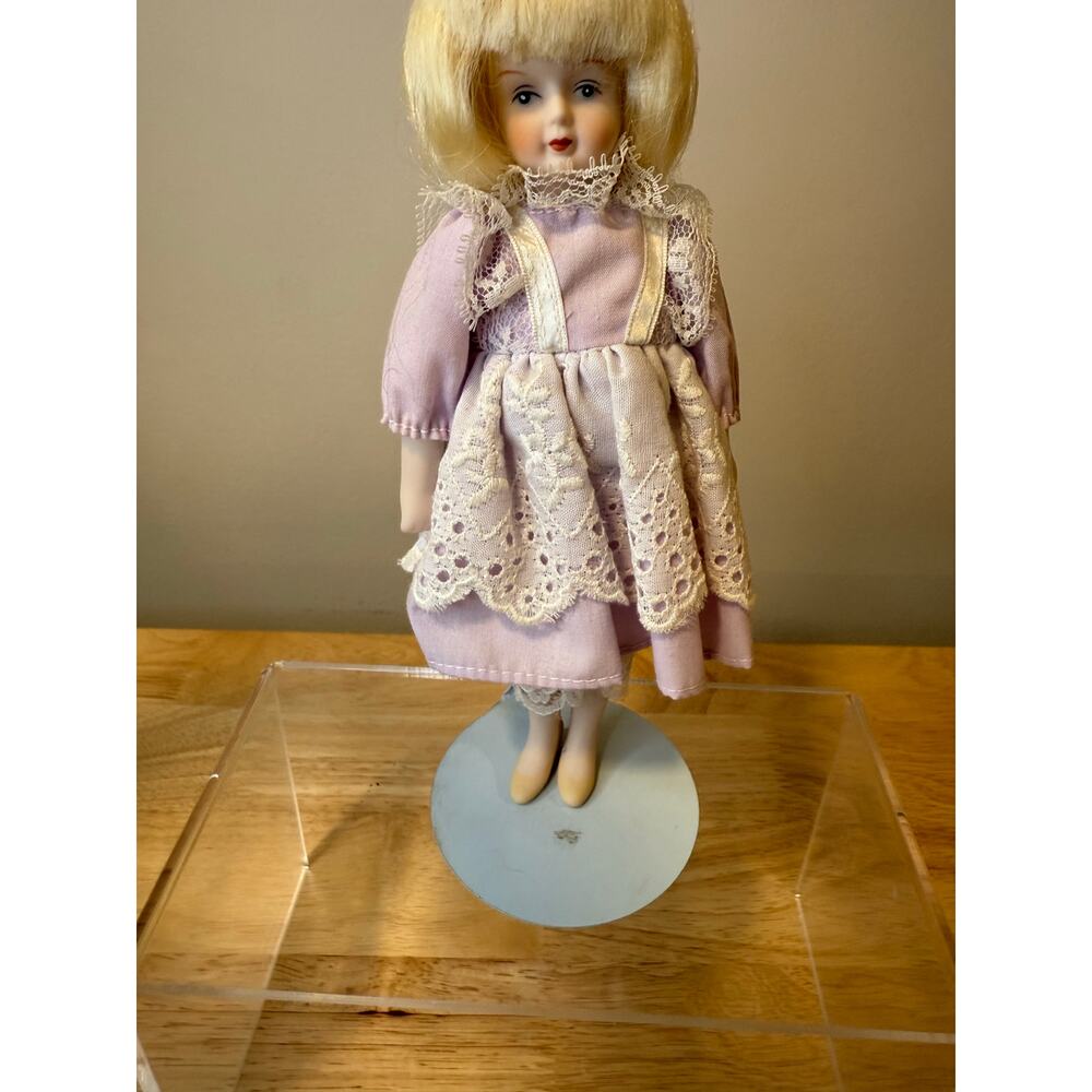 Vintage Collectible Doll Light Purple Victorian-style Dress w White Lace - Picture 8 of 10